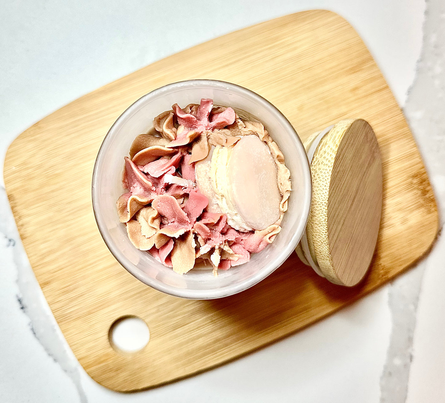 Chocolate Strawberry Macaroon Candle- classic 5 Oz